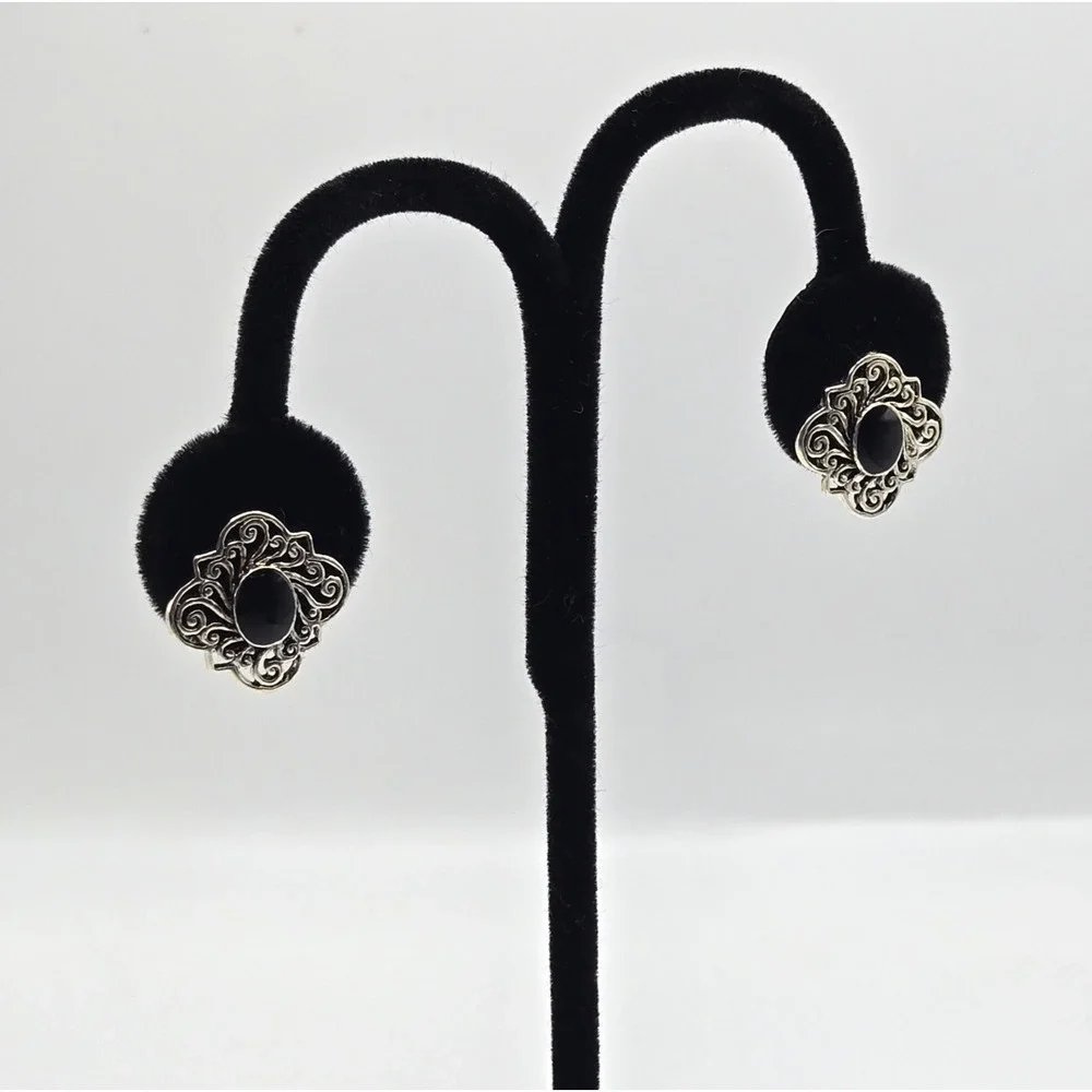 Filigree Post Earrings Black Stone Silvertone Geometric Classic Preppy Retro .5